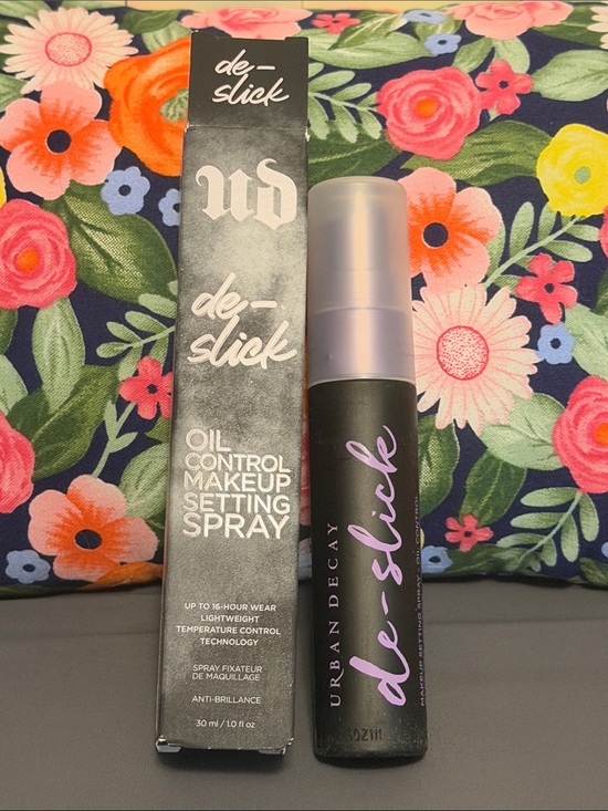 Urban Decay Other - Urban Decay De-Slick Oil Control Makeup Setting Spray